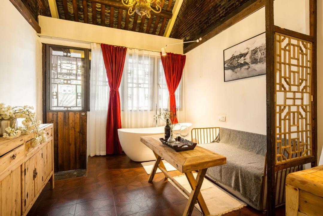 Qintai Tibetan Culture Boutique Hotel Chengdu Esterno foto